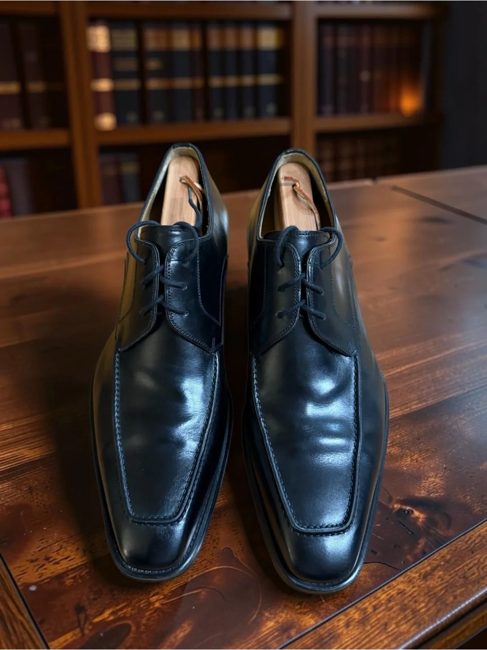 Magnanni 13723 Black Apron Toe Derby Dress Shoe 9.5M Spain + Cedar Trees